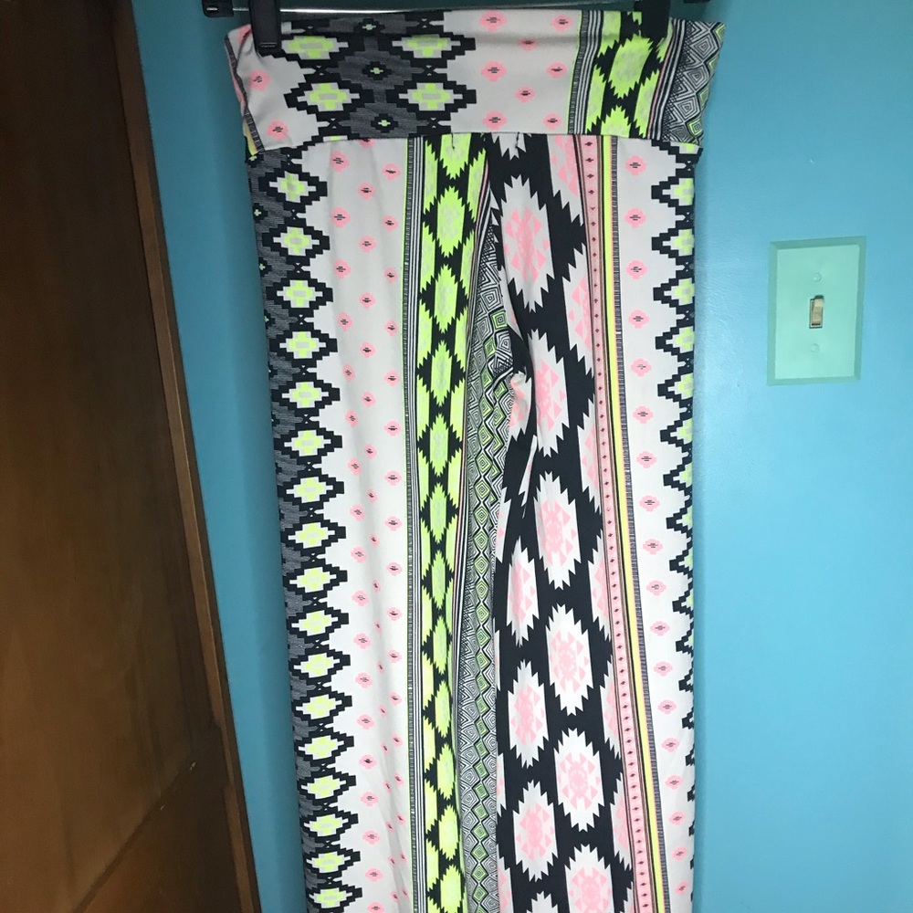 ⭐️Multicolor women’s pants💚 size L